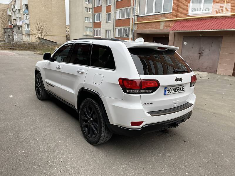 Позашляховик / Кросовер Jeep Grand Cherokee 2016 в Чорткові
