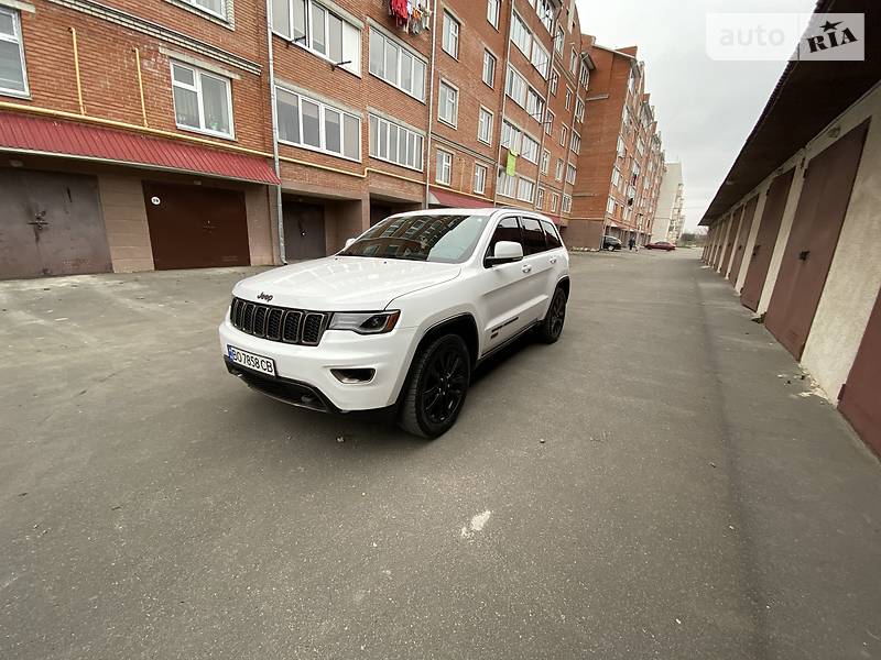Позашляховик / Кросовер Jeep Grand Cherokee 2016 в Чорткові