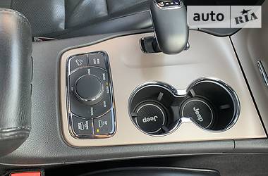 Позашляховик / Кросовер Jeep Grand Cherokee 2014 в 