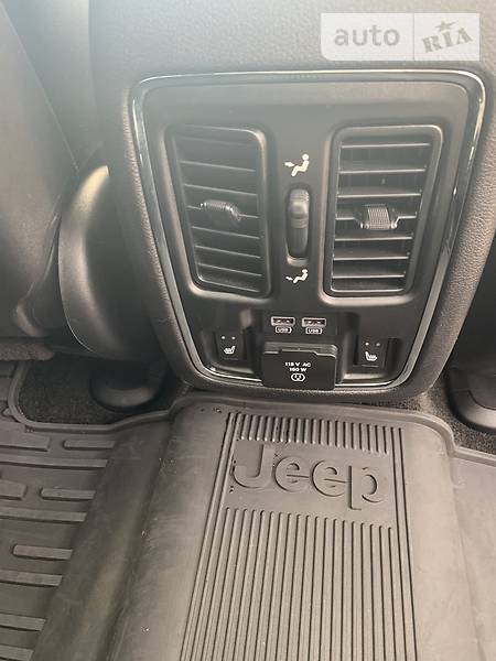 Позашляховик / Кросовер Jeep Grand Cherokee 2015 в Рівному