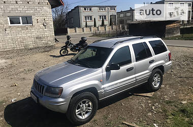 Позашляховик / Кросовер Jeep Grand Cherokee 2004 в 