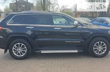 Позашляховик / Кросовер Jeep Grand Cherokee 2015 в 
