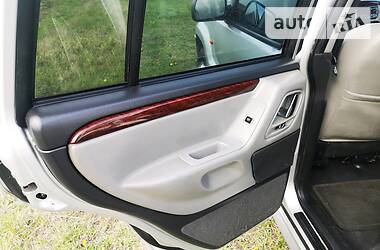 Позашляховик / Кросовер Jeep Grand Cherokee 2003 в 