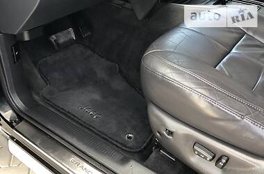Внедорожник / Кроссовер Jeep Grand Cherokee 2004 в 