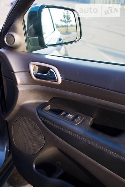 Позашляховик / Кросовер Jeep Grand Cherokee 2016 в Києві фото 22 Позашляховик / Кросовер Jeep Grand Cherokee 2016 в Києві
