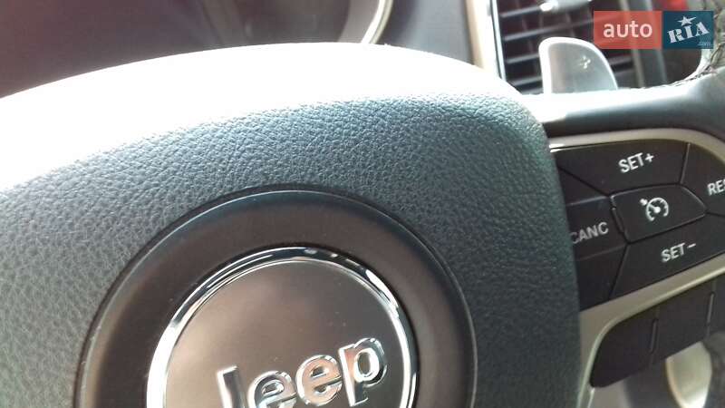 Внедорожник / Кроссовер Jeep Grand Cherokee 2016 в Сумах