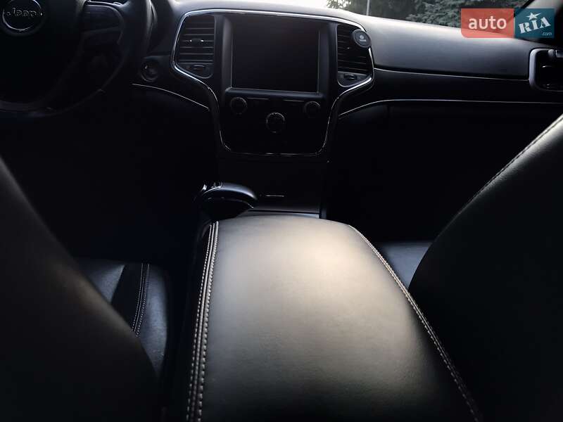 Внедорожник / Кроссовер Jeep Grand Cherokee 2015 в Житомире