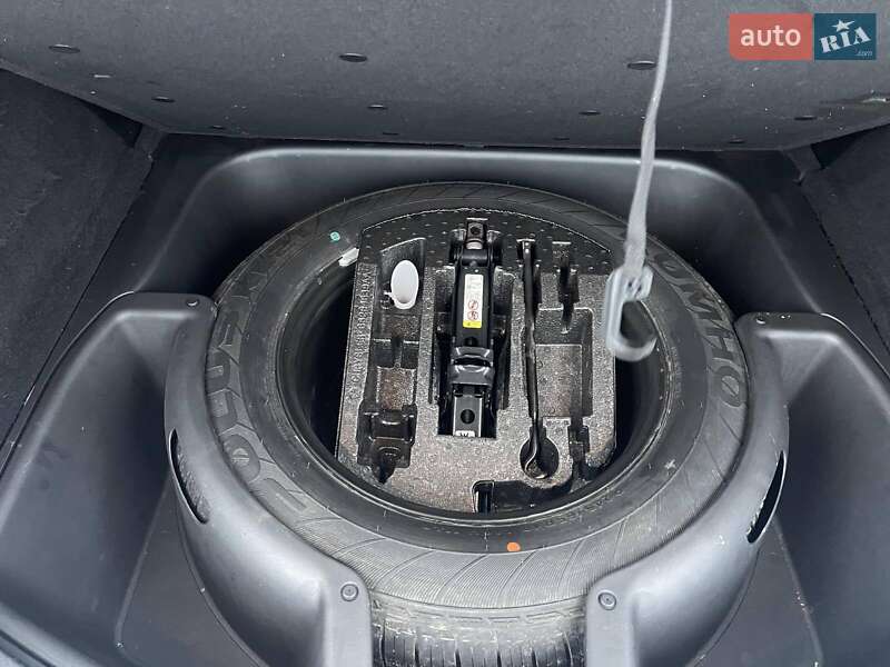 Внедорожник / Кроссовер Jeep Grand Cherokee 2017 в Киеве