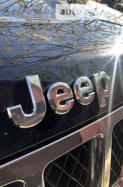 Внедорожник / Кроссовер Jeep Grand Cherokee 2012 в Купянске