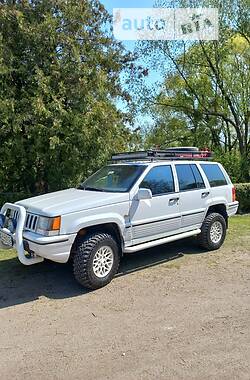 Внедорожник / Кроссовер Jeep Grand Cherokee 1993 в Лысянке