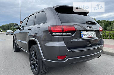 Внедорожник / Кроссовер Jeep Grand Cherokee 2017 в Сумах