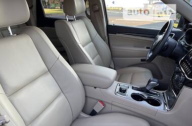 Позашляховик / Кросовер Jeep Grand Cherokee 2019 в 