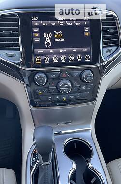 Позашляховик / Кросовер Jeep Grand Cherokee 2019 в 