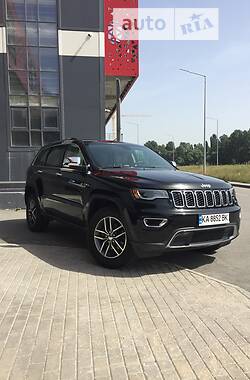 Внедорожник / Кроссовер Jeep Grand Cherokee 2017 в Киеве