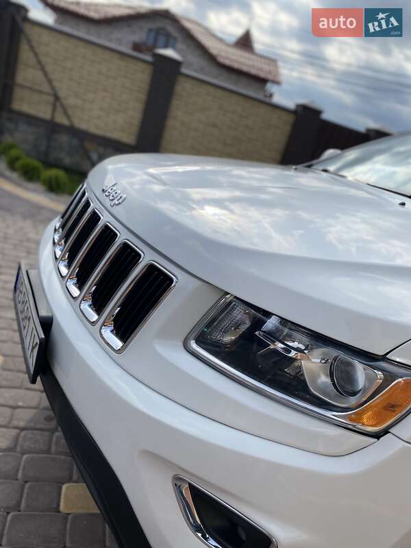 Внедорожник / Кроссовер Jeep Grand Cherokee 2016 в Виннице