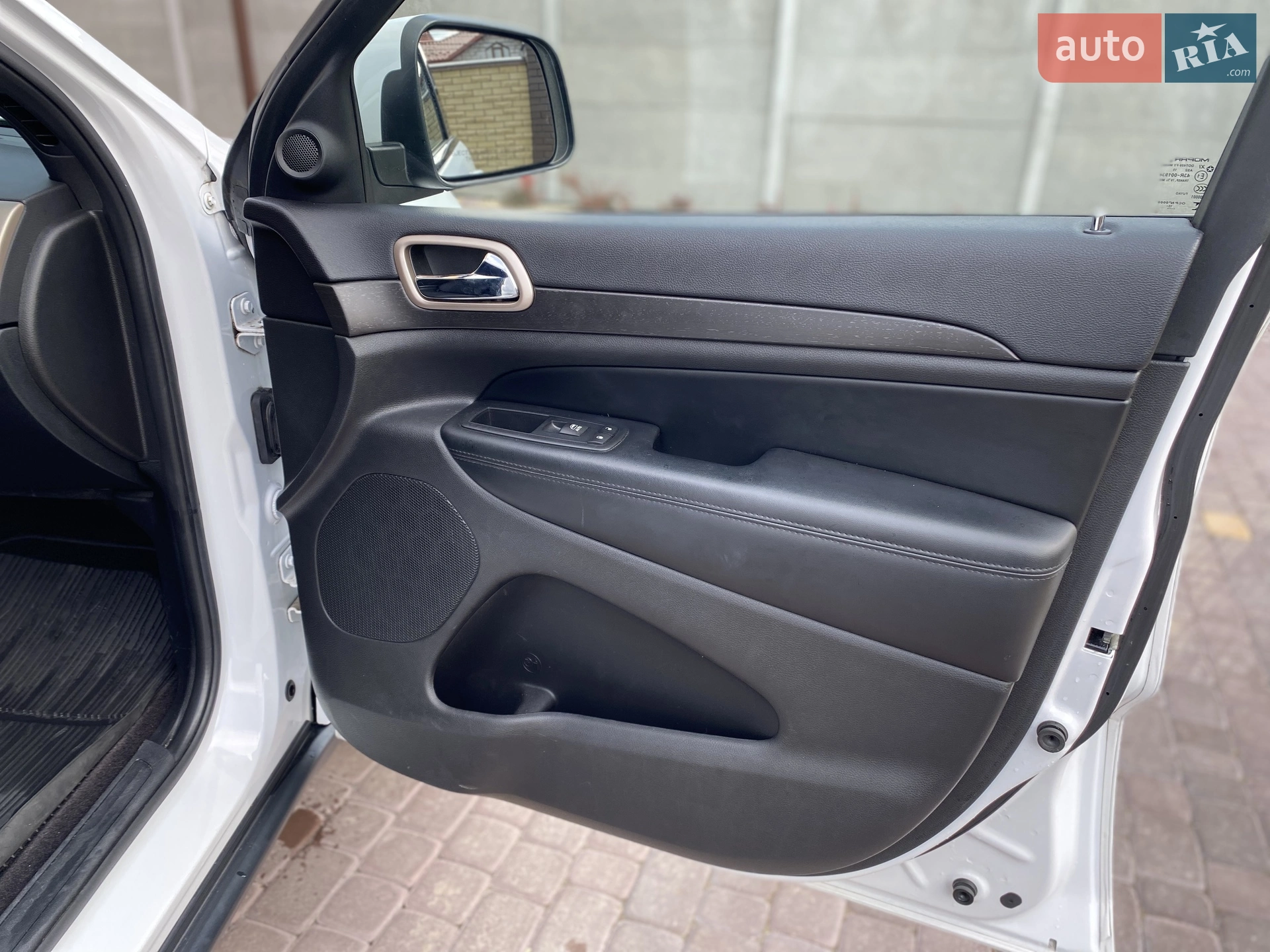 2016 Jeep Grand Cherokee - мініатюра 20