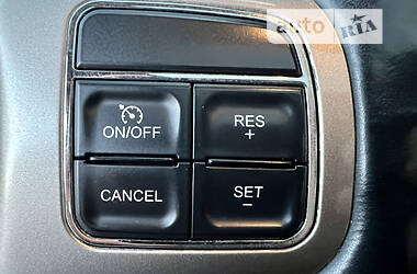 Внедорожник / Кроссовер Jeep Grand Cherokee 2012 в Киеве