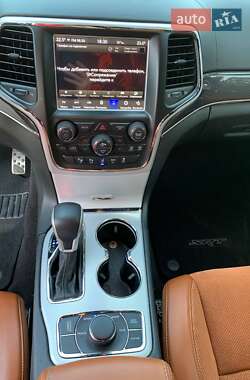 Позашляховик / Кросовер Jeep Grand Cherokee 2018 в 