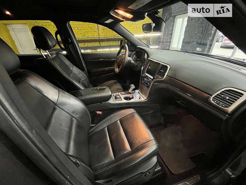 Внедорожник / Кроссовер Jeep Grand Cherokee 2017 в Киеве