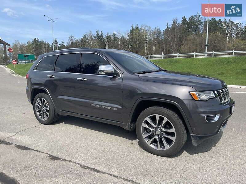 Внедорожник / Кроссовер Jeep Grand Cherokee 2017 в Киеве
