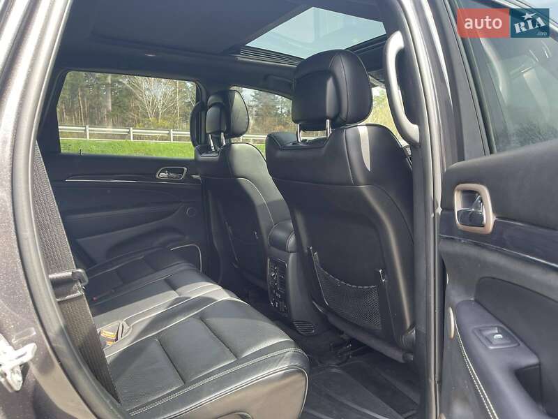 Внедорожник / Кроссовер Jeep Grand Cherokee 2017 в Киеве