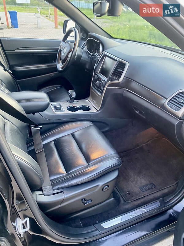 Внедорожник / Кроссовер Jeep Grand Cherokee 2015 в Тячеве