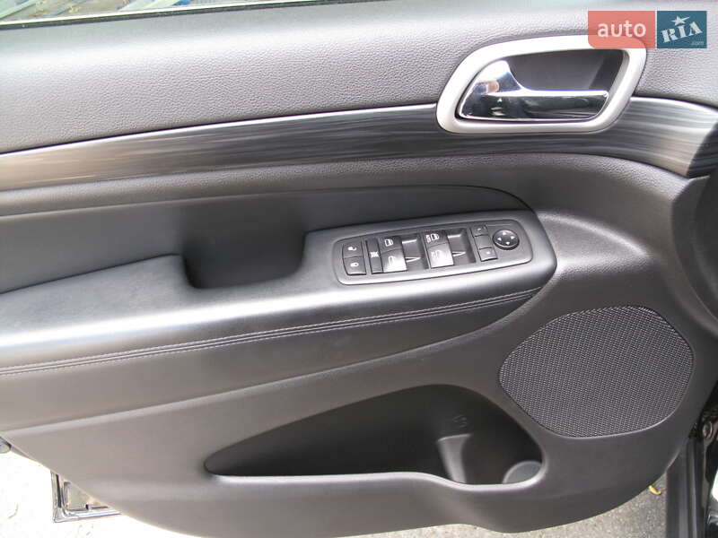 Внедорожник / Кроссовер Jeep Grand Cherokee 2020 в Киеве