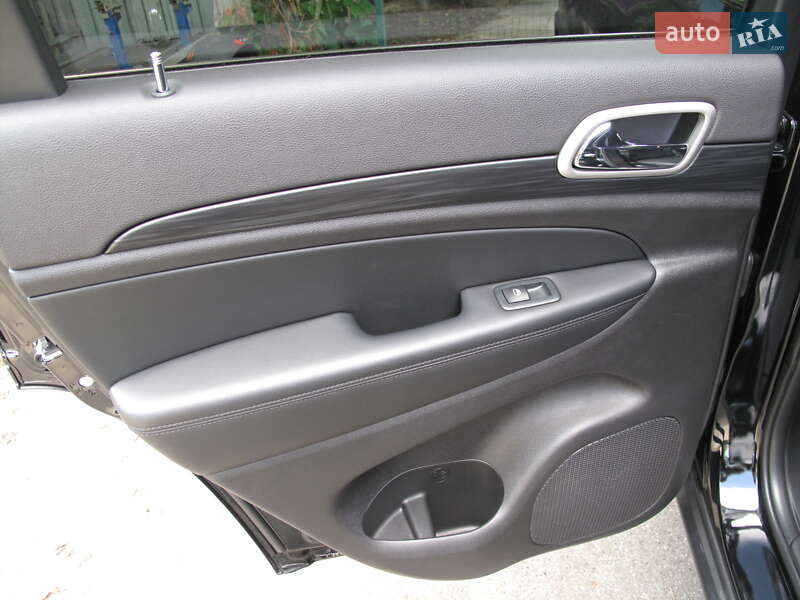 Внедорожник / Кроссовер Jeep Grand Cherokee 2020 в Киеве