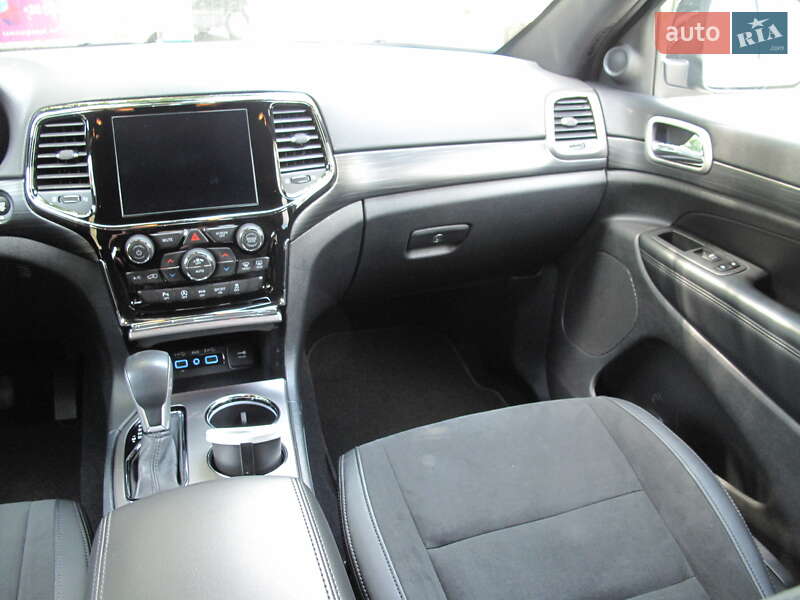 Внедорожник / Кроссовер Jeep Grand Cherokee 2020 в Киеве