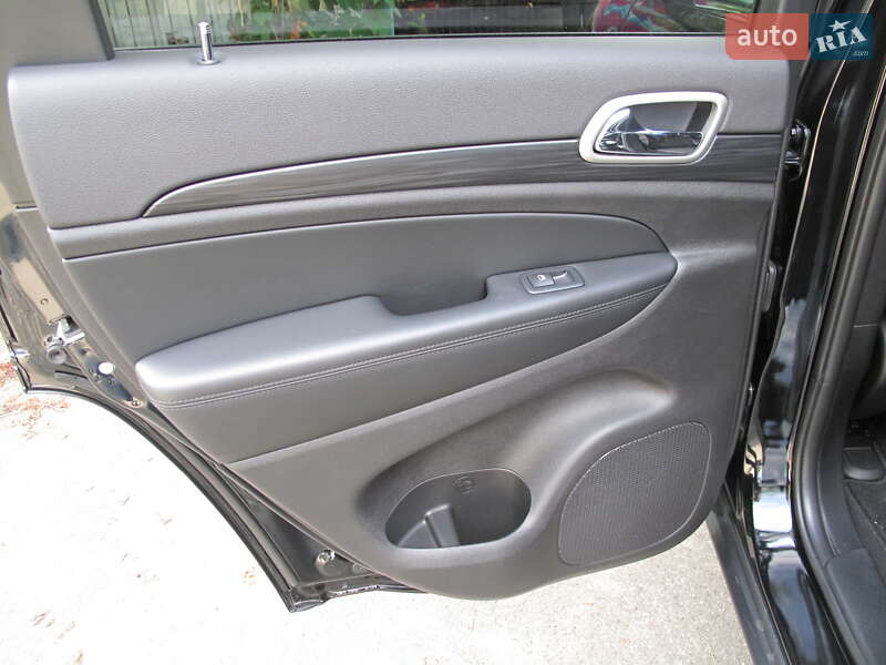 Внедорожник / Кроссовер Jeep Grand Cherokee 2020 в Киеве