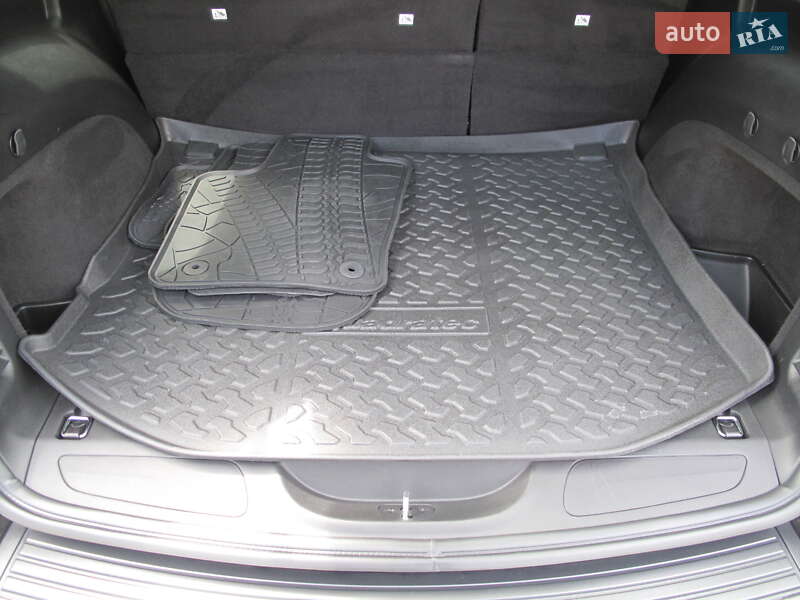 Внедорожник / Кроссовер Jeep Grand Cherokee 2020 в Киеве