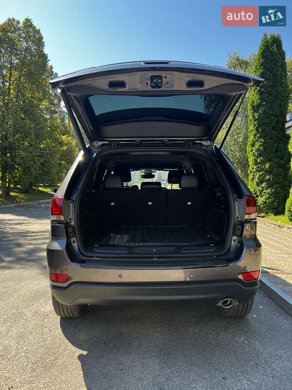 Внедорожник / Кроссовер Jeep Grand Cherokee 2017 в Краснограде