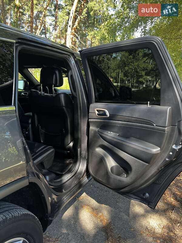 Внедорожник / Кроссовер Jeep Grand Cherokee 2017 в Краснограде