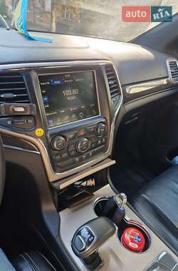 Внедорожник / Кроссовер Jeep Grand Cherokee 2015 в Киеве