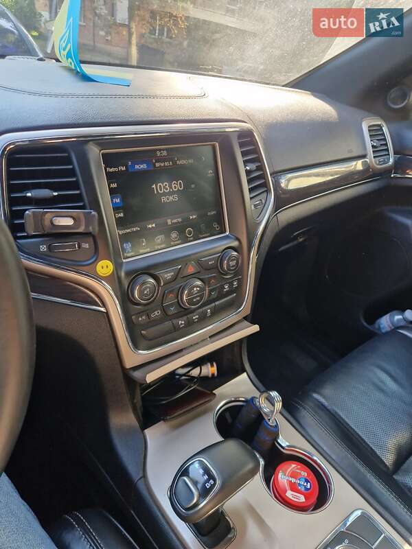Внедорожник / Кроссовер Jeep Grand Cherokee 2015 в Киеве