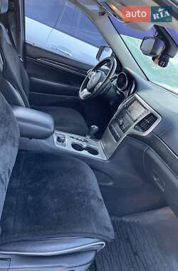 Внедорожник / Кроссовер Jeep Grand Cherokee 2011 в 