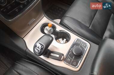 Позашляховик / Кросовер Jeep Grand Cherokee 2014 в 