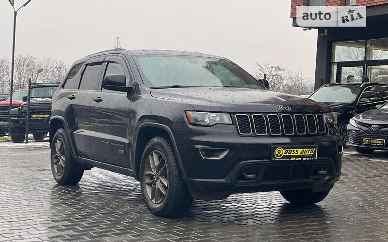 Внедорожник / Кроссовер Jeep Grand Cherokee 2016 в Черновцах