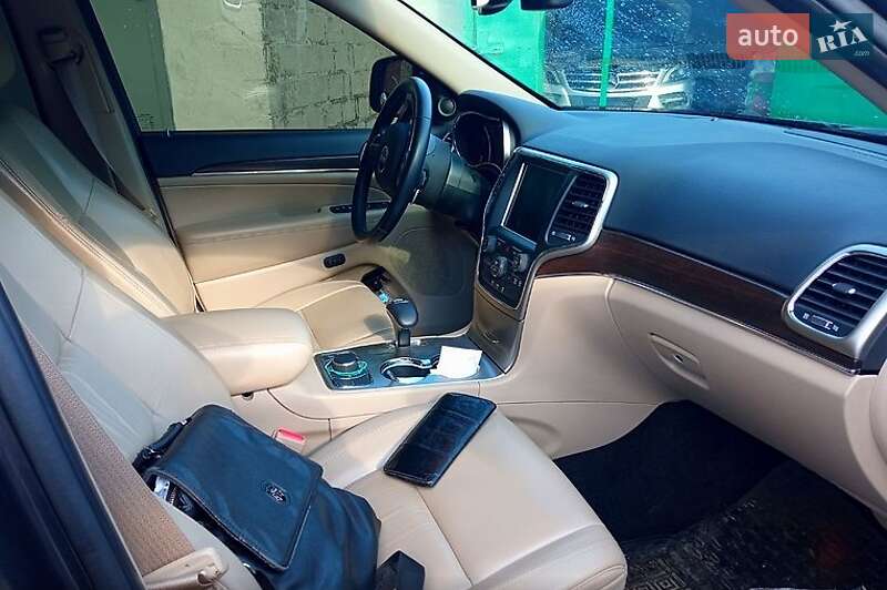 Внедорожник / Кроссовер Jeep Grand Cherokee 2015 в Харькове