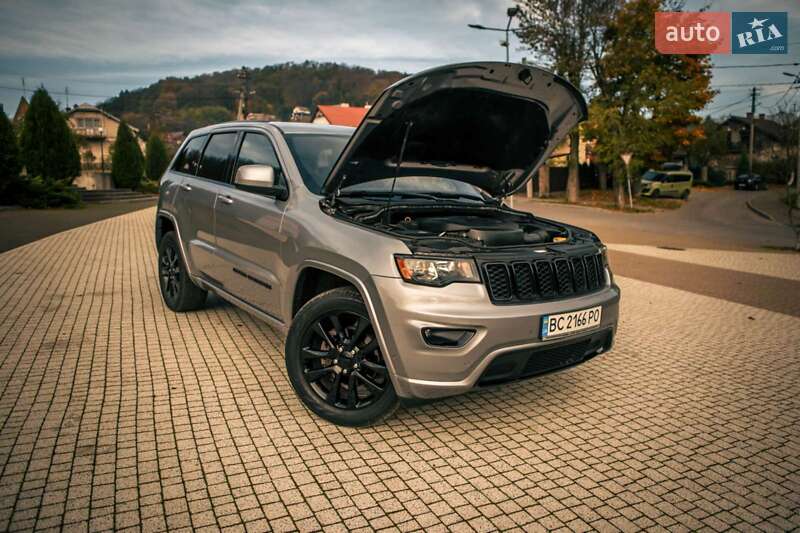 Внедорожник / Кроссовер Jeep Grand Cherokee 2018 в Львове