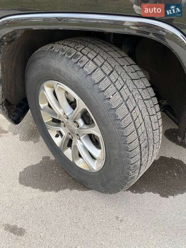 Позашляховик / Кросовер Jeep Grand Cherokee 2015 в Львові