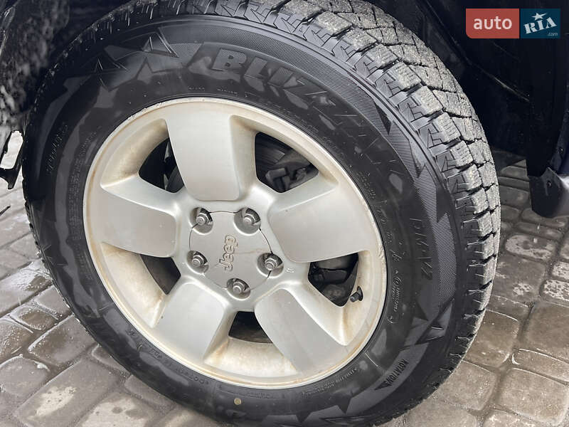 Внедорожник / Кроссовер Jeep Grand Cherokee 2003 в Владимирце