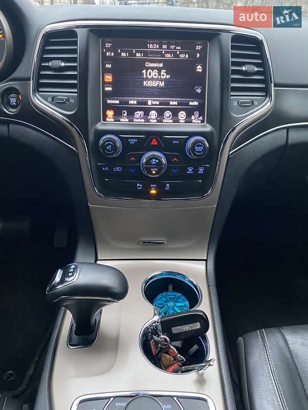 Позашляховик / Кросовер Jeep Grand Cherokee 2015 в Києві