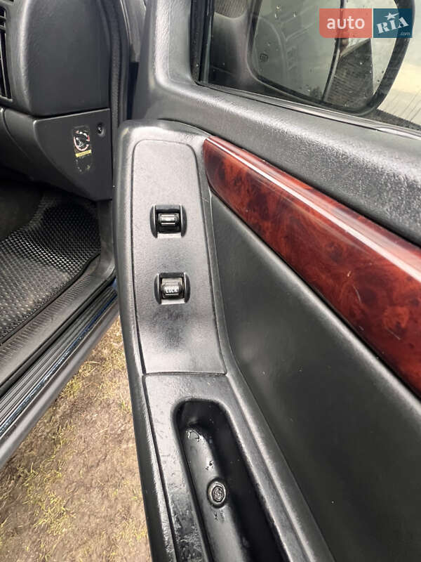 Внедорожник / Кроссовер Jeep Grand Cherokee 2003 в Владимирце