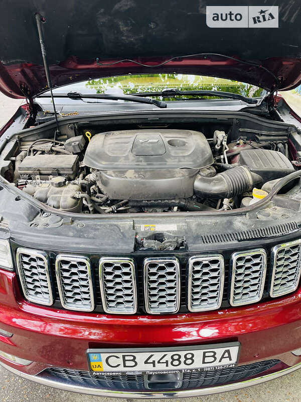 Внедорожник / Кроссовер Jeep Grand Cherokee 2017 в Чернигове