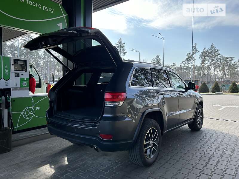 Внедорожник / Кроссовер Jeep Grand Cherokee 2017 в Буче