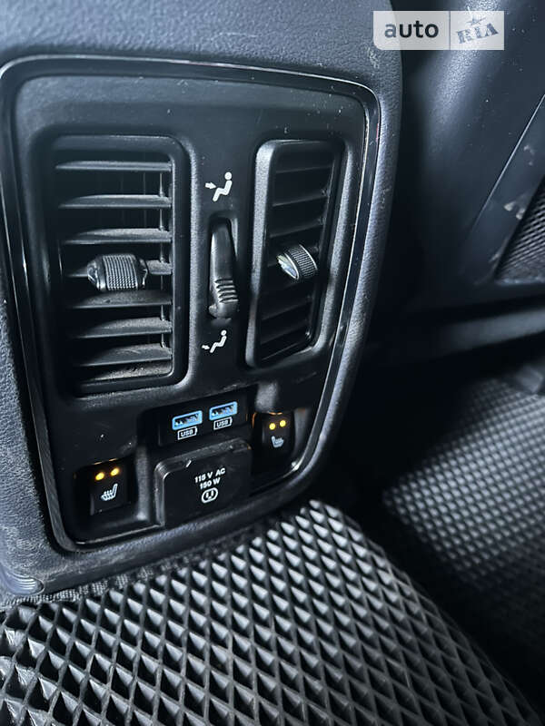 Внедорожник / Кроссовер Jeep Grand Cherokee 2015 в Днепре фото 16 Внедорожник / Кроссовер Jeep Grand Cherokee 2015 в Днепре
