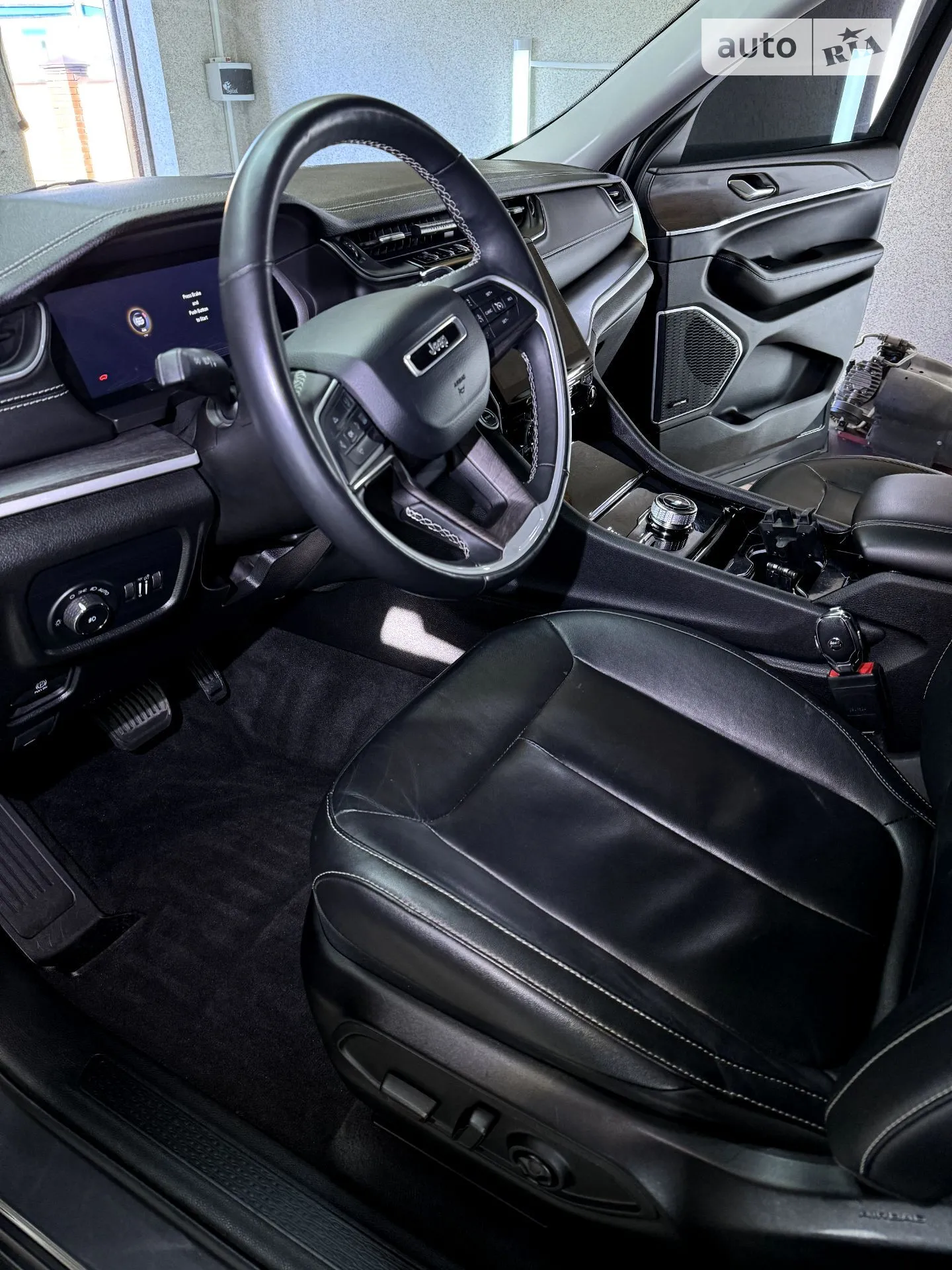 2022 Jeep Grand Cherokee - мініатюра 25