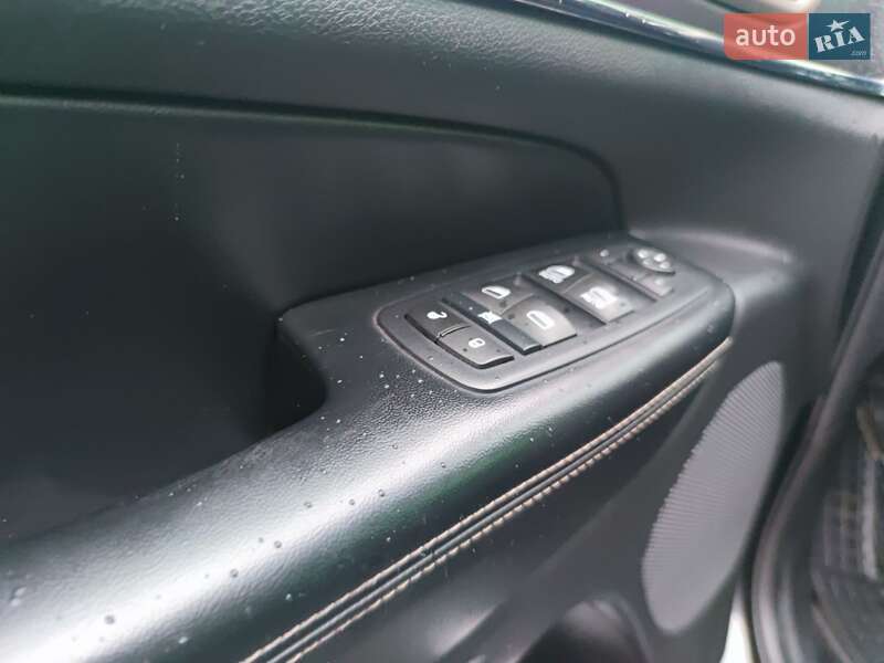 Внедорожник / Кроссовер Jeep Grand Cherokee 2016 в Киеве фото 12 Внедорожник / Кроссовер Jeep Grand Cherokee 2016 в Киеве
