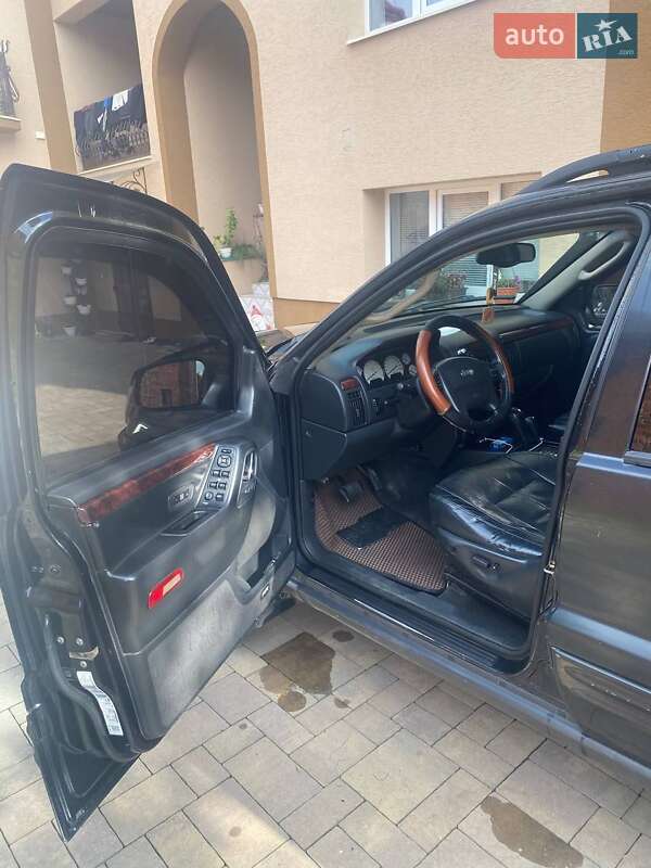 Внедорожник / Кроссовер Jeep Grand Cherokee 2002 в Тячеве